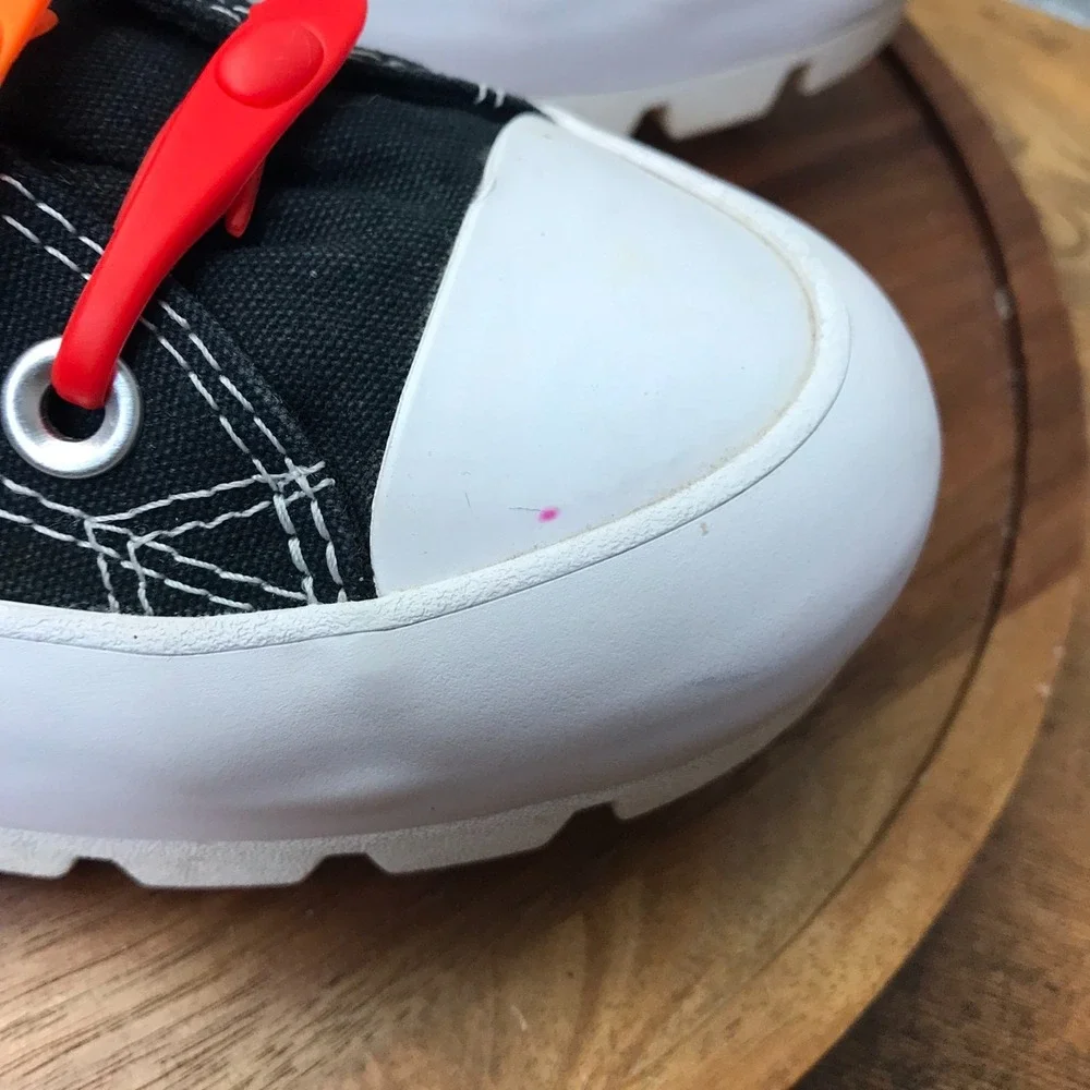 Converse has white